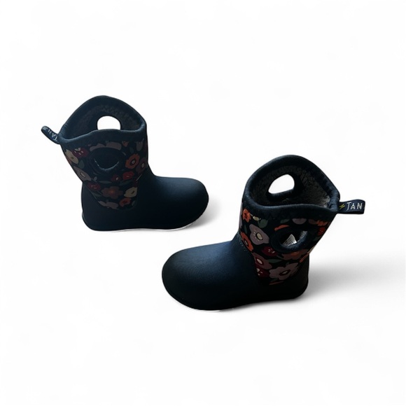 JAN & Jul Kids' Navy Floral Rain & Snow Boots - Picture 7 of 8